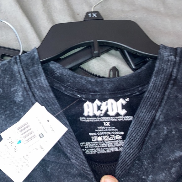 NWT AC/DC lightweight sweatshirt - Picture 2 of 3
